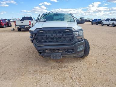 منظر 2024 RAM 3500، زاوية 5