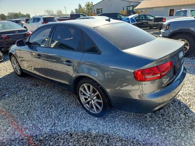 Vue de 2014 AUDI A4 PREMIUM, angle 2