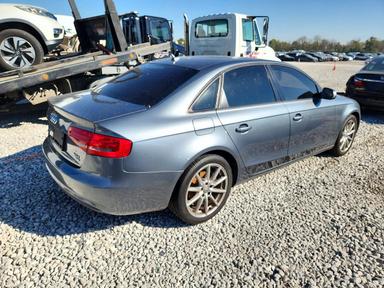 Vue de 2014 AUDI A4 PREMIUM, angle 3