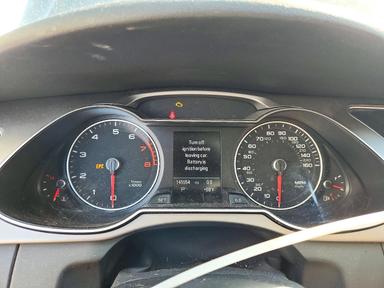 Vue de 2014 AUDI A4 PREMIUM, angle 9