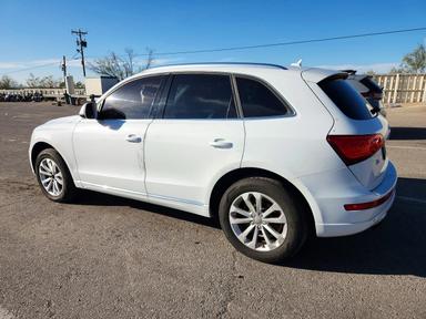 Vue de 2014 AUDI Q5 PREMIUM PLUS, angle 2