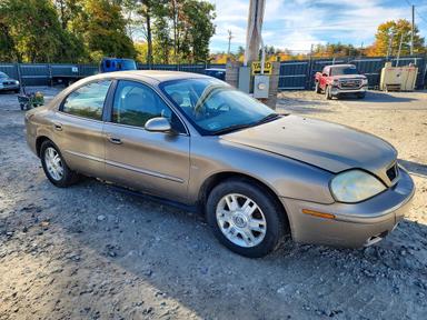 Vue de 2005 MERCURY SABLE LS PREMIUM, angle 4