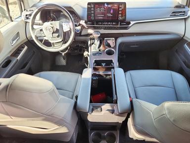 Vedere 2021 TOYOTA SIENNA XLE, unghi 8