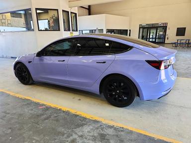 Vista de 2023 TESLA MODEL 3, ángulo 2