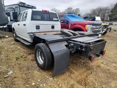 Вид 2022 RAM 3500 TRADESMAN TRUCK CAB AND CHASSIS, угол 2
