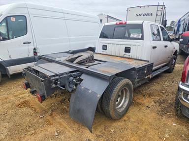 Вид 2022 RAM 3500 TRADESMAN TRUCK CAB AND CHASSIS, угол 3