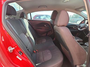 Вид 2017 KIA RIO LX, угол 10