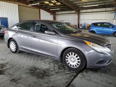Vue de 2012 HYUNDAI SONATA GLS, angle 4