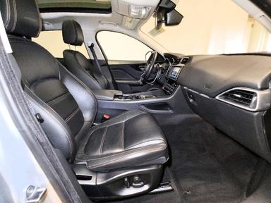 منظر 2017 JAGUAR F-PACE PRESTIGE، زاوية 14