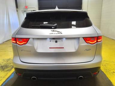 منظر 2017 JAGUAR F-PACE PRESTIGE، زاوية 6