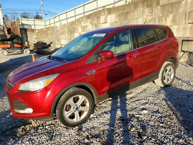 Vue de 2014 FORD ESCAPE SE, angle 1