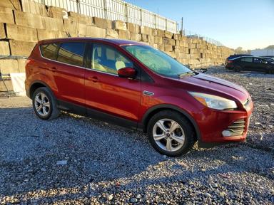 Vue de 2014 FORD ESCAPE SE, angle 4