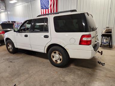 منظر 2009 FORD EXPEDITION XLT، زاوية 2