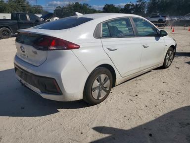 منظر 2019 HYUNDAI IONIQ BLUE، زاوية 3