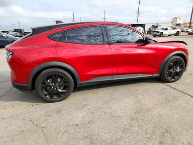2024 FORD MUSTANG MACH-E SELECT view, angle 3