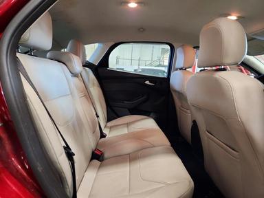 Vue de 2015 FORD FOCUS TITANIUM, angle 10