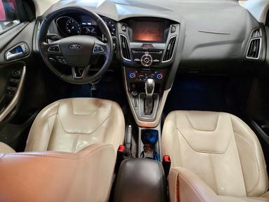 Vue de 2015 FORD FOCUS TITANIUM, angle 8