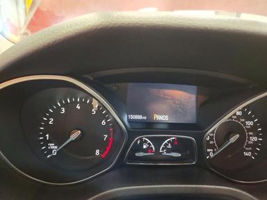 Vue de 2015 FORD FOCUS TITANIUM, angle 9