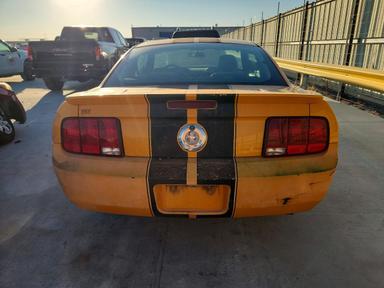 Vue de 2007 FORD MUSTANG, angle 6