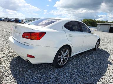 Vista de 2006 LEXUS IS 350, ángulo 3