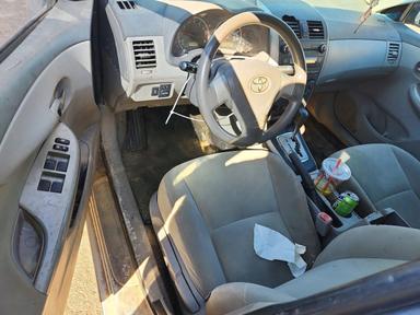 Vista de 2010 TOYOTA COROLLA LE, ángulo 8