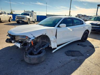 Вид 2017 DODGE CHARGER SXT, угол 1