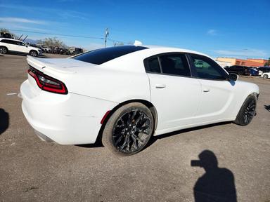 Вид 2017 DODGE CHARGER SXT, угол 3