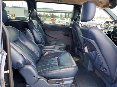 Vue de 2001 CHRYSLER TOWN &amp; COUNTRY LXI, angle 11