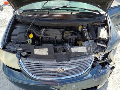 Vue de 2001 CHRYSLER TOWN &amp; COUNTRY LXI, angle 12