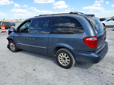 Vue de 2001 CHRYSLER TOWN &amp; COUNTRY LXI, angle 2