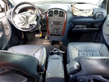 Vue de 2001 CHRYSLER TOWN &amp; COUNTRY LXI, angle 8