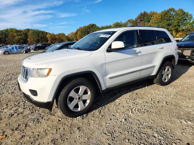 Vedere 2013 JEEP GRAND CHEROKEE LAREDO, unghi 1