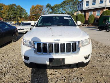 Vedere 2013 JEEP GRAND CHEROKEE LAREDO, unghi 5