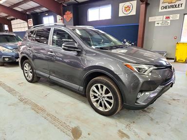 Vue de 2017 TOYOTA RAV4 LIMITED, angle 4