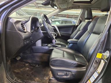 Vue de 2017 TOYOTA RAV4 LIMITED, angle 7