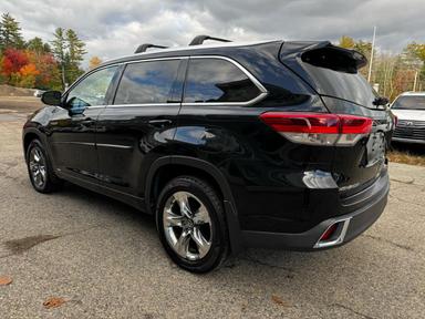 Vue de 2019 TOYOTA HIGHLANDER HYBRID LIMITED PLATINUM, angle 3