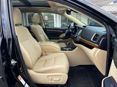 Vue de 2019 TOYOTA HIGHLANDER HYBRID LIMITED PLATINUM, angle 5