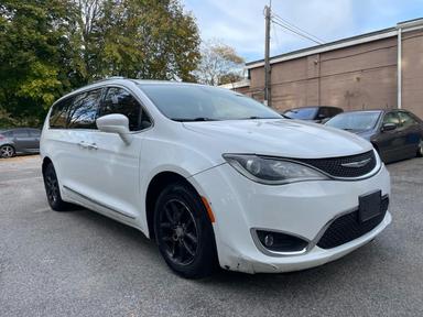 منظر 2020 CHRYSLER PACIFICA TOURING L، زاوية 1