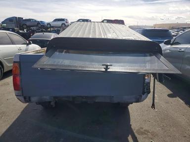 Vue de 1990 NISSAN D21 LONG BED, angle 6