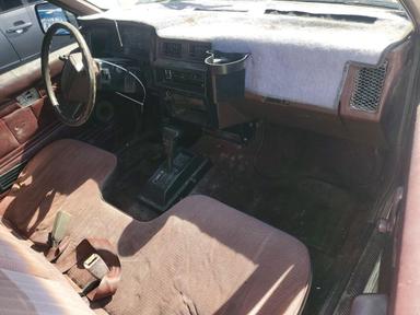 Vue de 1990 NISSAN D21 LONG BED, angle 8