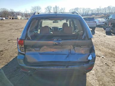 Vista de 2013 SUBARU FORESTER 2.5X PREMIUM, ángulo 6