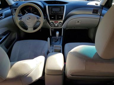 Vista de 2013 SUBARU FORESTER 2.5X PREMIUM, ángulo 8