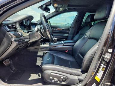 Вид 2014 BMW 750 LI, угол 7