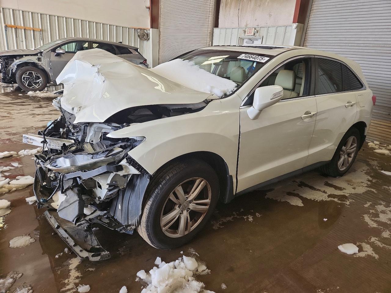 Вид 2015 ACURA RDX, угол 1