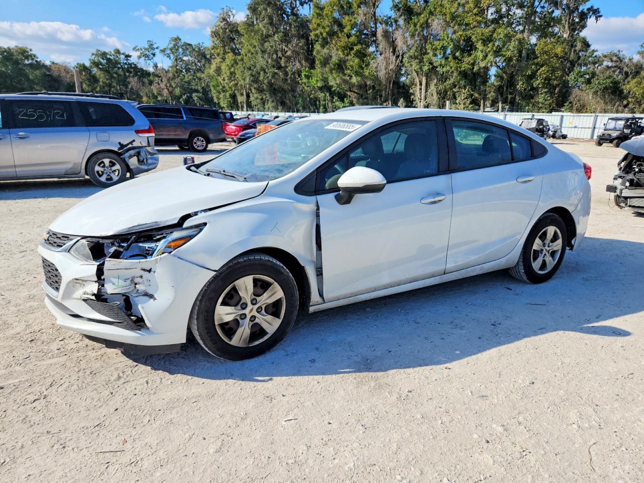 Vedere 2018 CHEVROLET CRUZE LS, unghi 1
