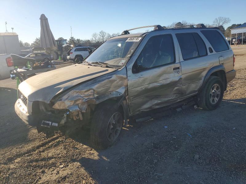 2001 NISSAN PATHFINDER LE  