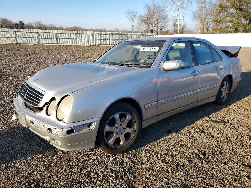 2002 MERCEDES-BENZ E 320  