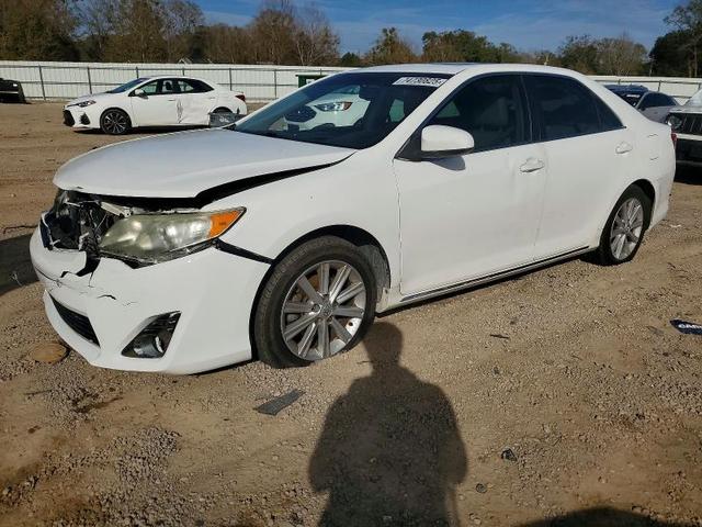 2014 TOYOTA CAMRY SE  