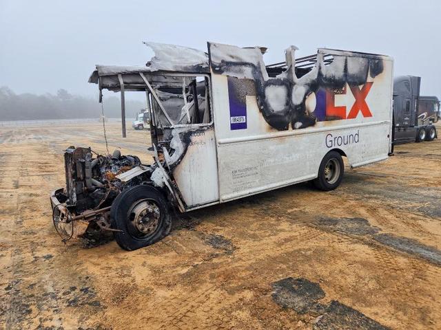2001 INTERNATIONAL 1652-SC DELIVERY TRUCK