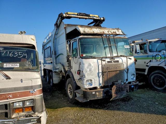 2006 AUTOCAR WX REFUSE TRUCK